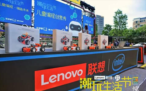 人工智能教育机器人“潮”你走来