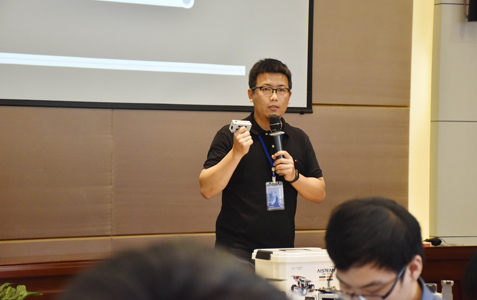 纳深机器人新品AISTEAM开启人工智能编程教育新时代