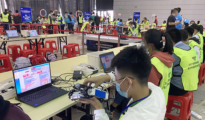 纳深第5代教育机器人助力青少年物联网创新创客大赛(图3)