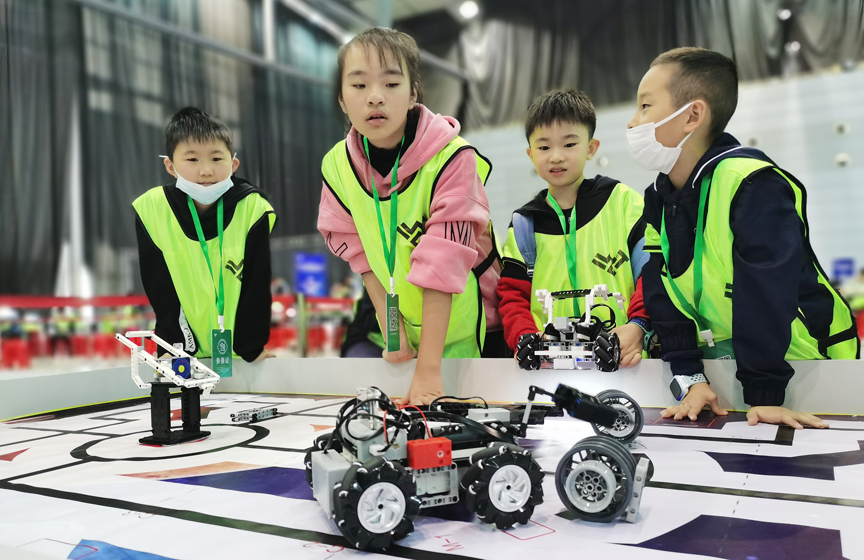 纳深第5代教育机器人助力青少年物联网创新创客大赛(图5) 纳深第5代教育机器人助力青少年物联网创新创客大赛(图5)