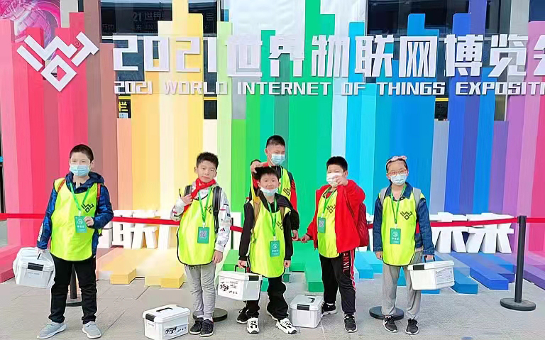 纳深第5代教育机器人助力青少年物联网创新创客大赛(图8) 纳深第5代教育机器人助力青少年物联网创新创客大赛(图8)